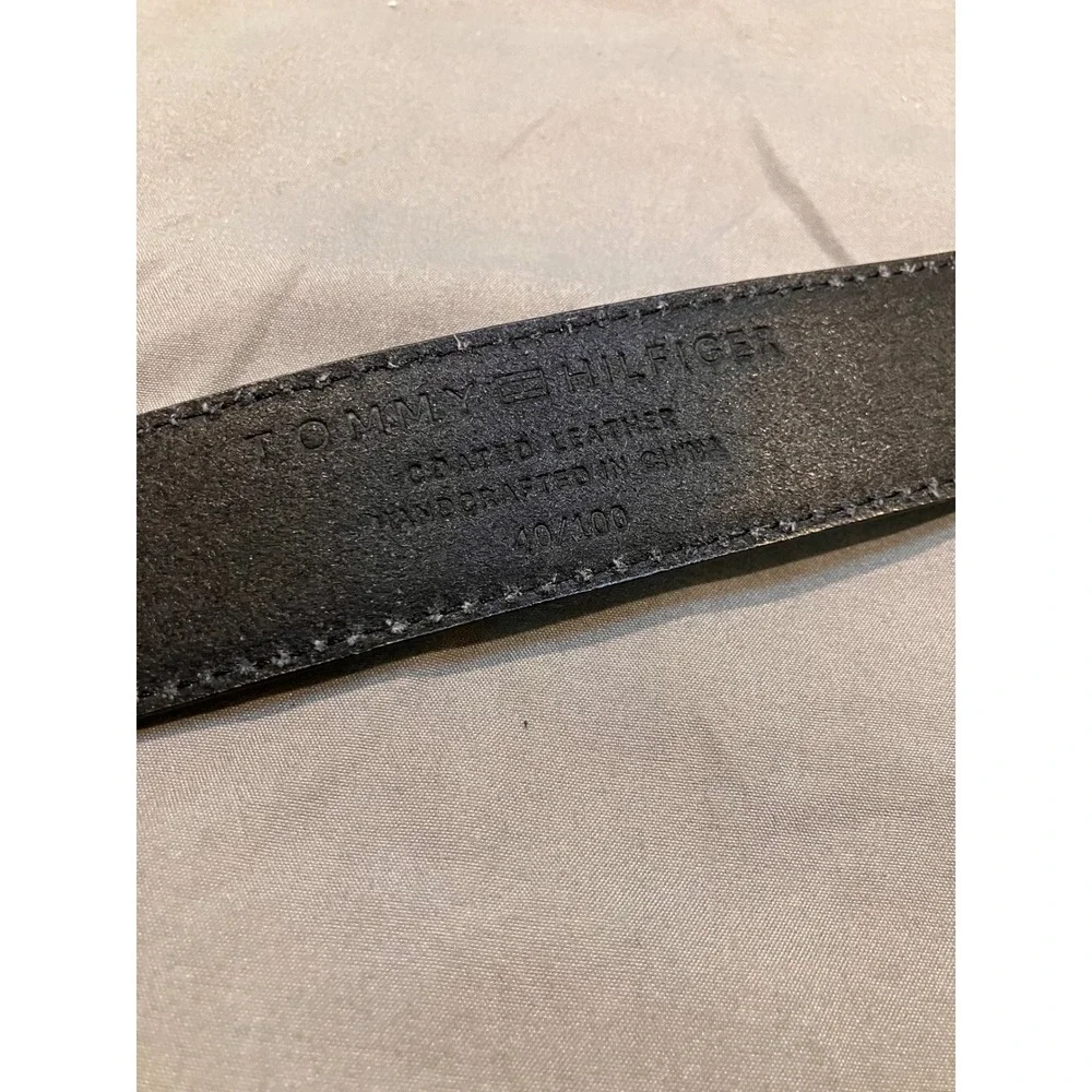 Tommy Hilfiger Belt Mens 40 Black Coated Leather Silver Buckle Logo 40/100